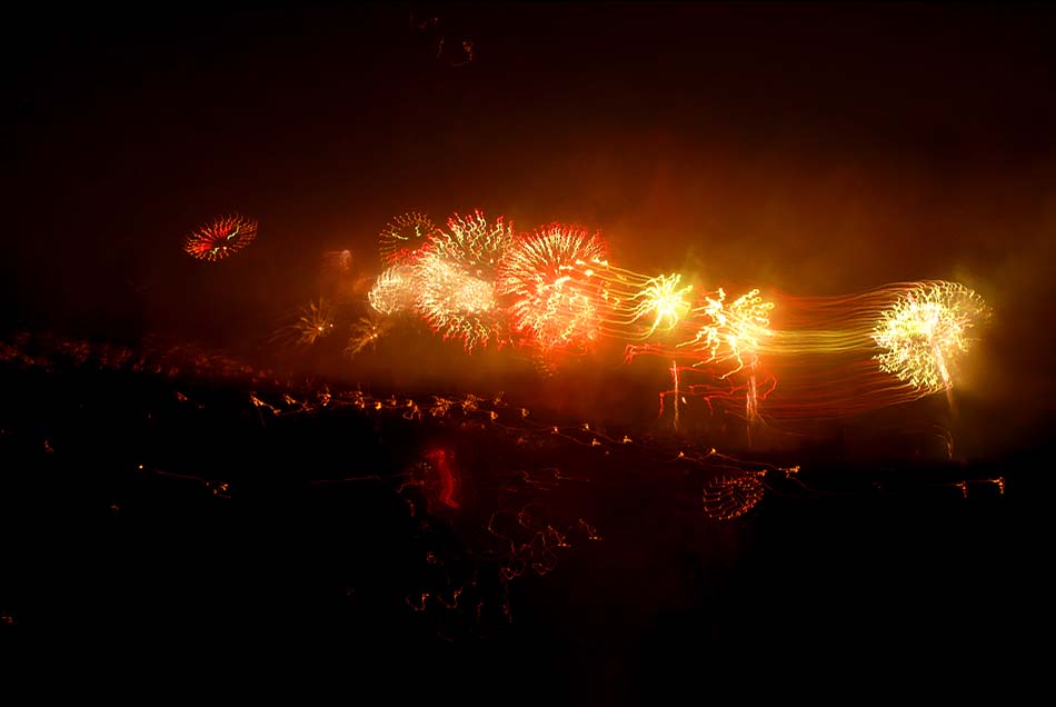July 4, 2008 - San Ramon, CA Fireworks explode over San Ramon, California, in a 4th of July celebration.