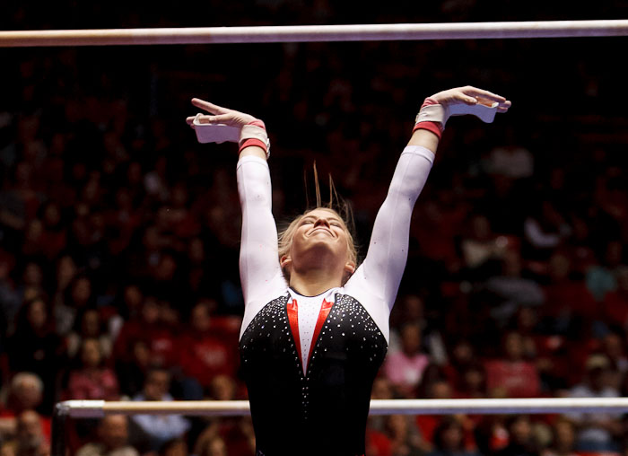 Hailee Hansen on bars.jpg Hailee Hansen on bars